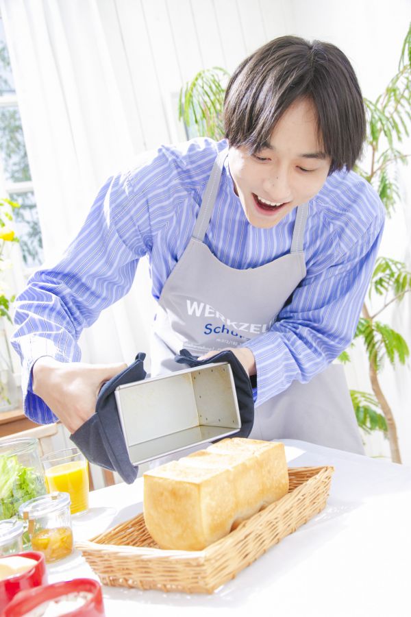 おそるおそる、食パン型から出すと…