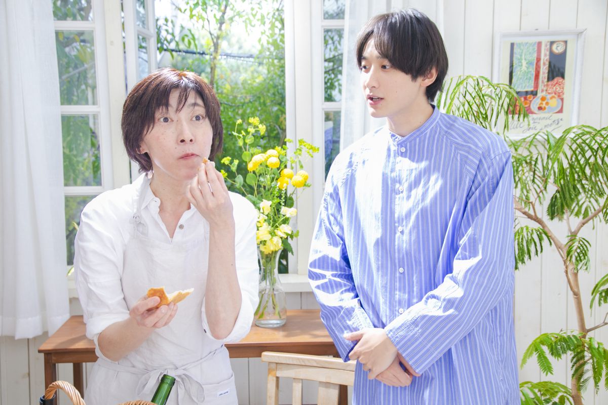 先生「いただきまーす！（もぐもぐ）…ん！」