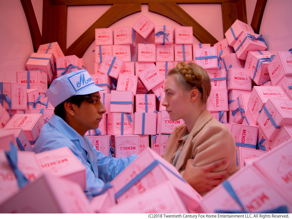 映画評論家のお墨付き！おうちにいながらホテル気分を味わえるムービー5選