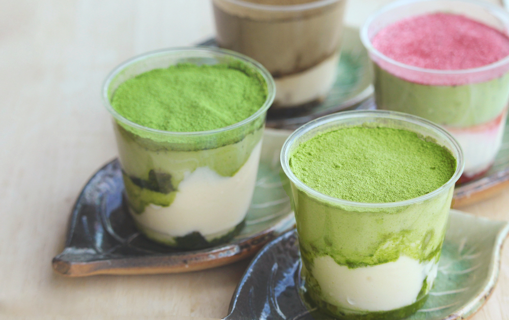 濃厚茶葉の新茶ティラミスセット 2000円(税抜) 煎茶味(新茶)×1、煎茶味(14日間被覆栽培)×1、ほうじ茶味×1、ミックスベリー抹茶×1