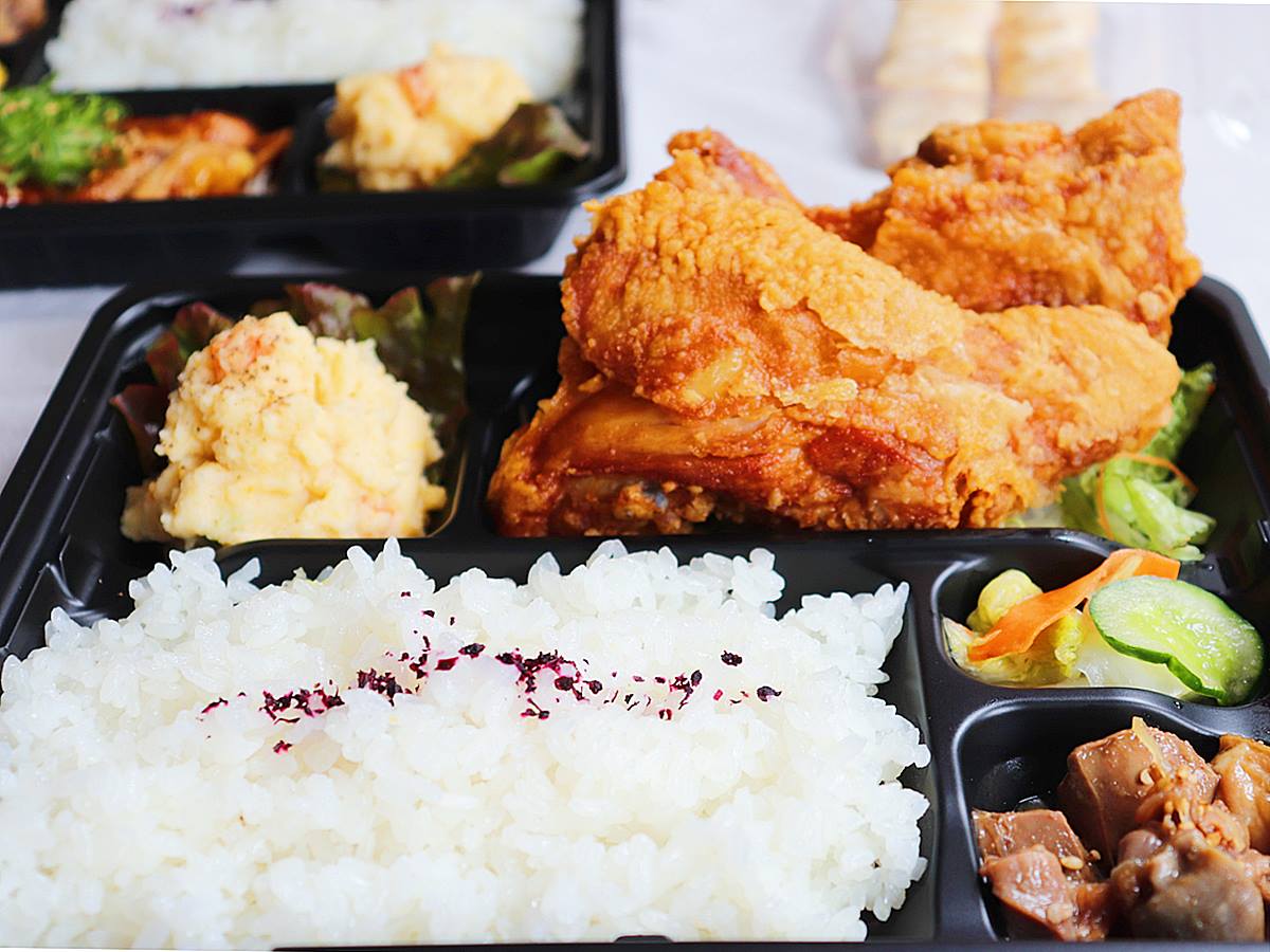 ジューシー唐揚げがはみ出てるっ！恵比寿の名店の“ボリューム満点”絶品弁当