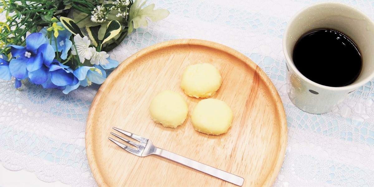 おもち？チーズ？ セブン‐イレブン の新食感スイーツ「おもチー」に注目！
