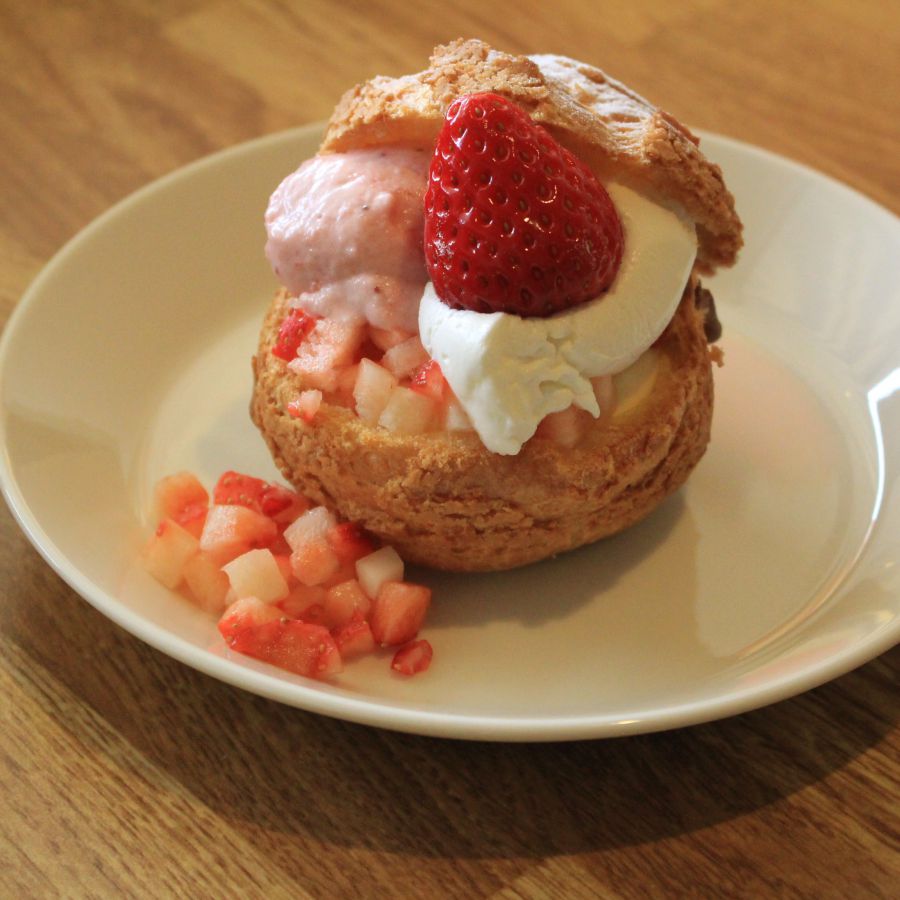 いちごのシュークリーム500円