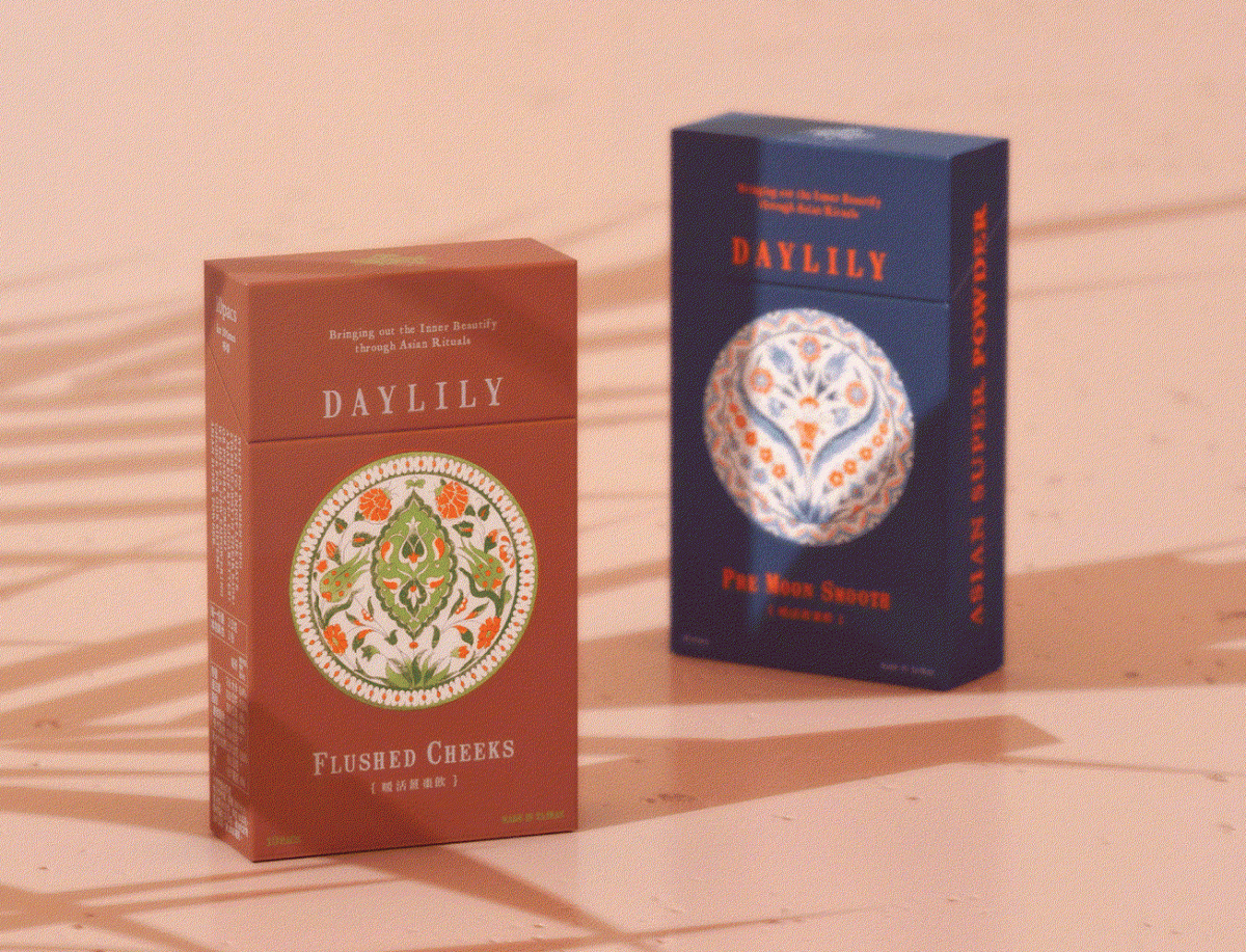 ASIAN SUPER POWDER 「pre party tint」（左）と「pre moon smooth」（右）各1880円〈税抜〉