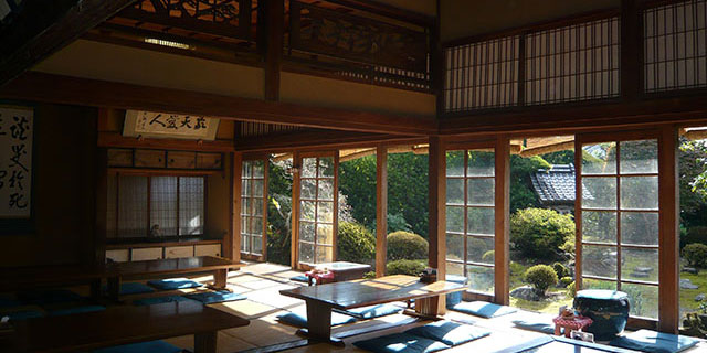 江戸時代の風情たっぷり！薩摩の小京都・知覧の庭園をぶらりさんぽ