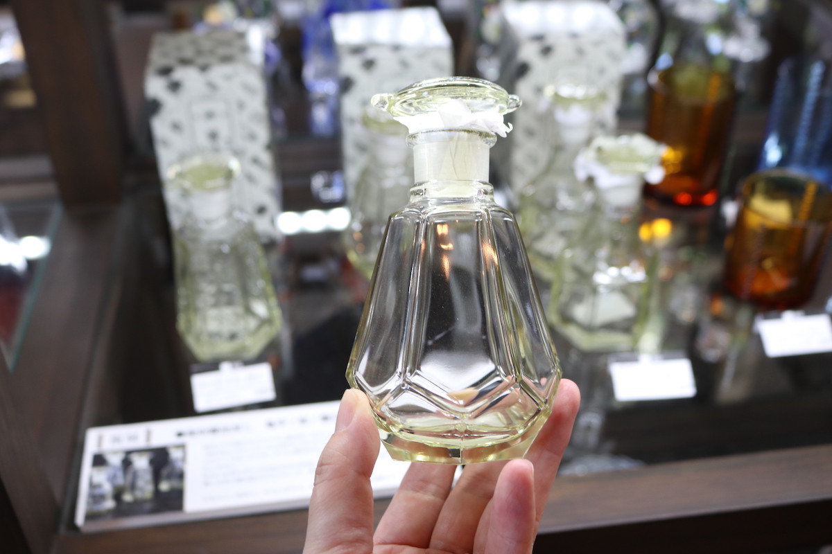 1階：レトロな醤油差し