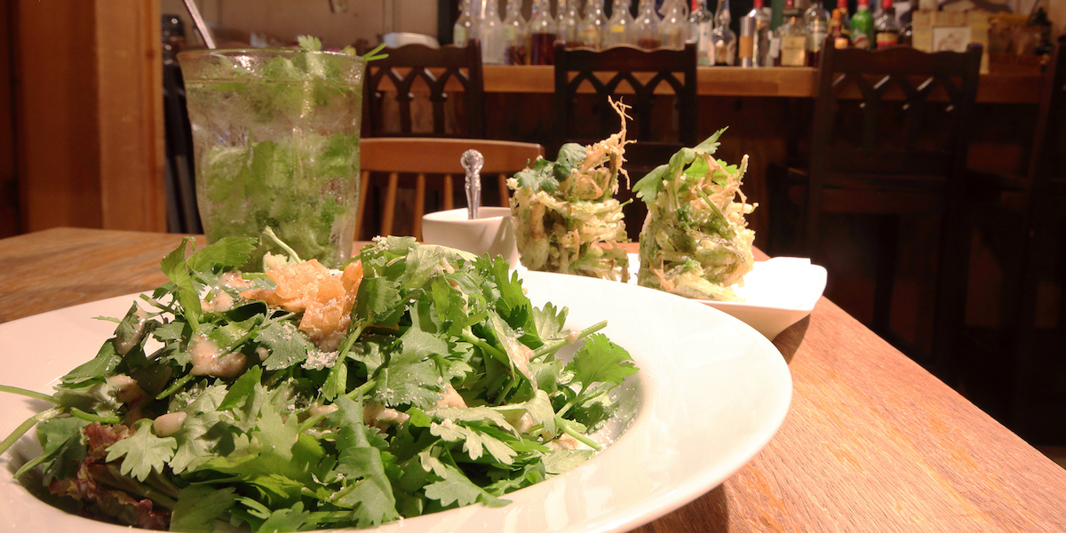 暑い夏に食べたくなる！山盛りパクチーを満喫できる都内のお店3選