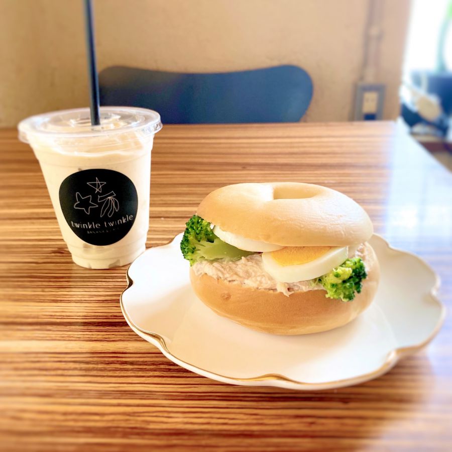 ベーグルサンド エッグ&ブロッコリー&ツナ　単品800円（税別）/ twinkle twinkle cafe