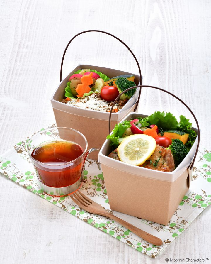 ＜手前＞「塩レモンチキンBOX（ごはんつき）」950円、＜奥＞ドライカレーBOX （ごはんつき）1000円