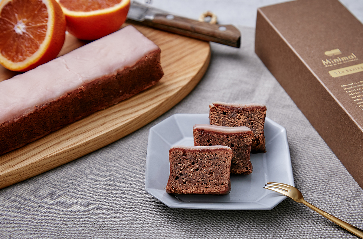 「ガトーショコラ -ブラッドオレンジ-」（約20cm×5cm）3250円（税抜）