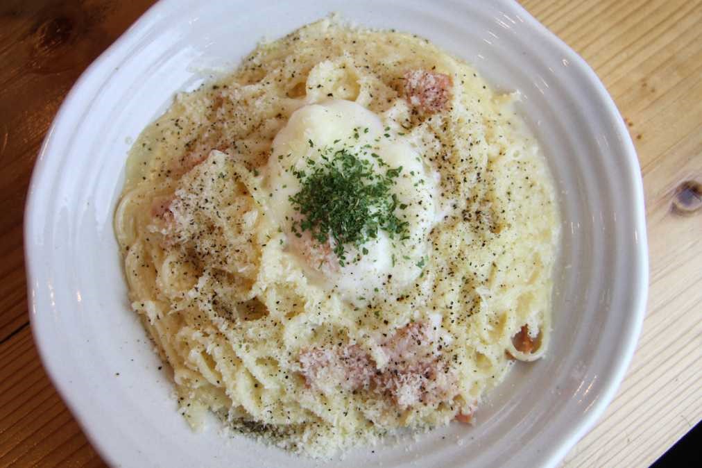 「五島うどんのカルボナーラ」（1000円）