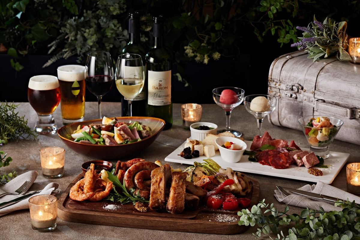 表参道のテラス席で夏の夜を満喫！「フレンチBBQ」を食べながらリゾート気分でリフレッシュ