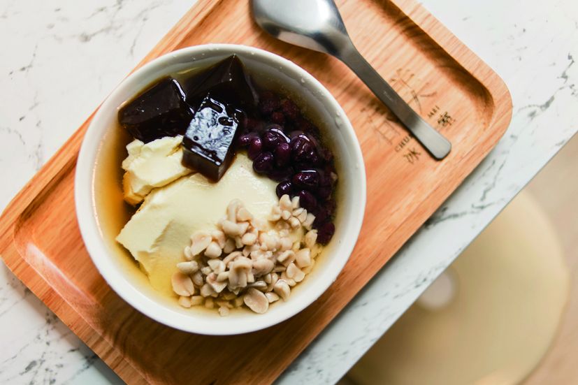 有機大豆で作った手作り豆花が人気。自家製のアズキや黑糖粉粿が添えてあります