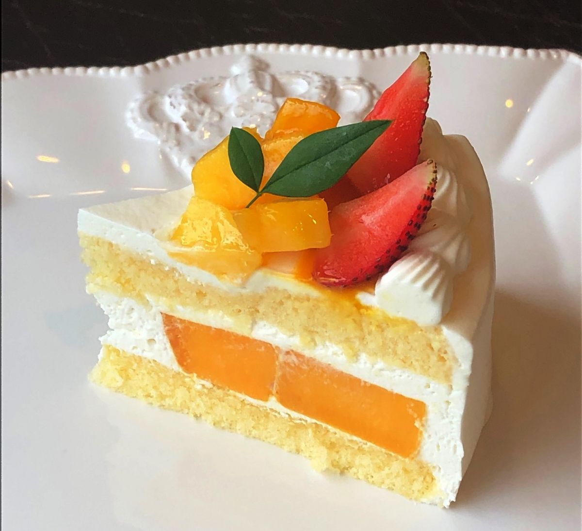 マンゴーショートケーキ　1カット700円／ホール（18cm）5600円（6月末～8月中旬頃）