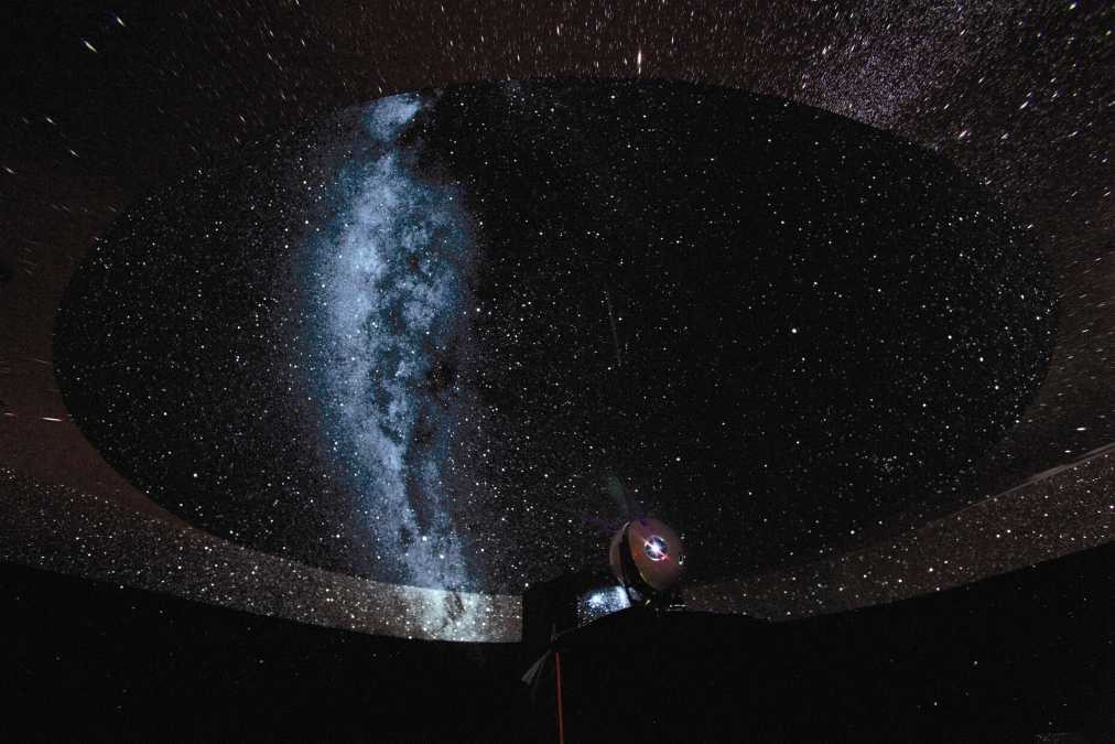 ロマンチックすぎる…！“満天の星が輝く夜空”が楽しめる都内のスポット3選