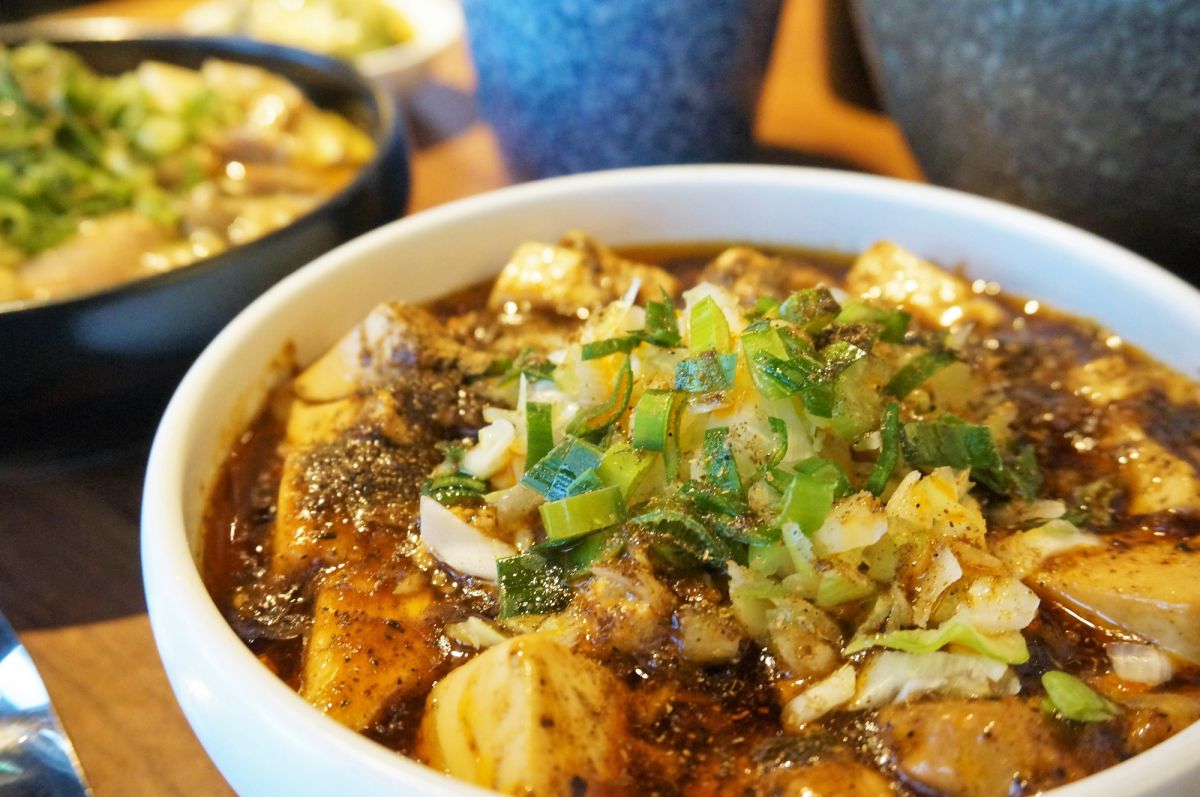 完食できないほどの激辛裏メニューも!?“TVでも話題”麻婆豆腐専門店が見逃せない