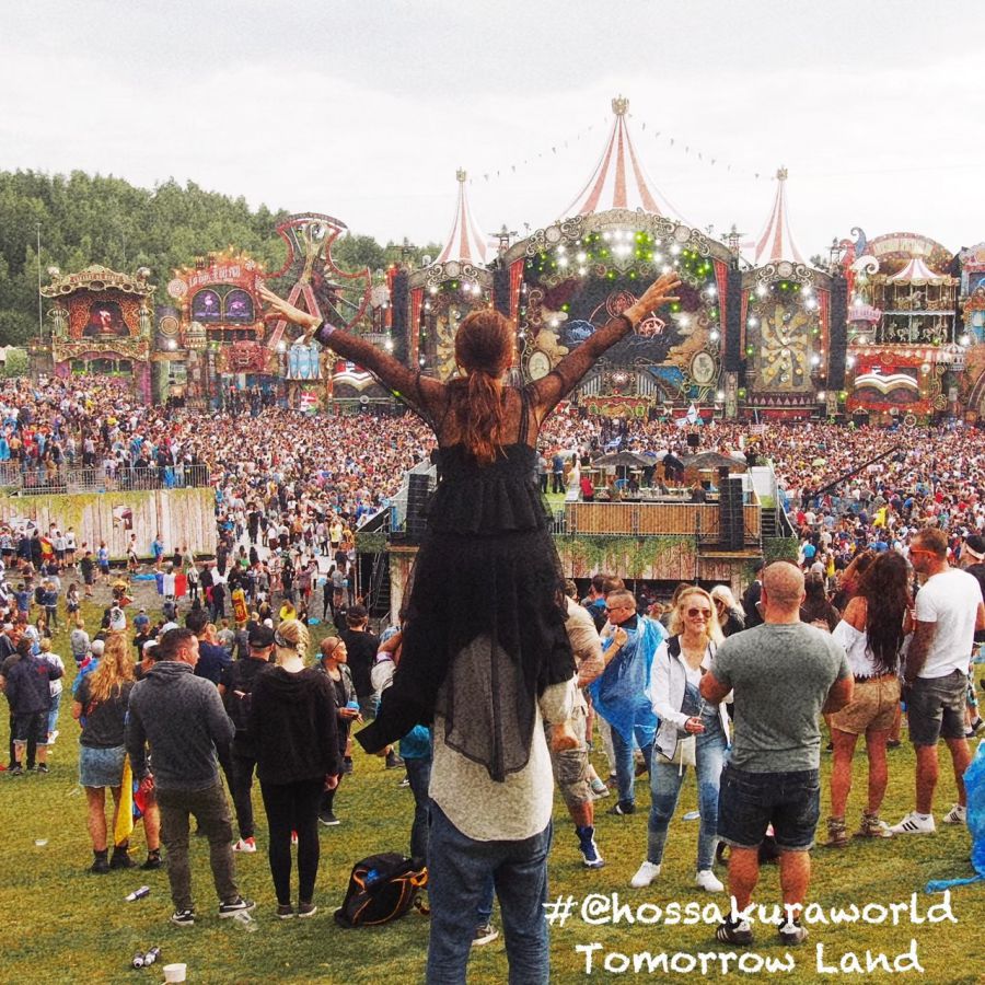 夏はヨーロッパの音楽イベント・トゥモローランドに行くと決めていた