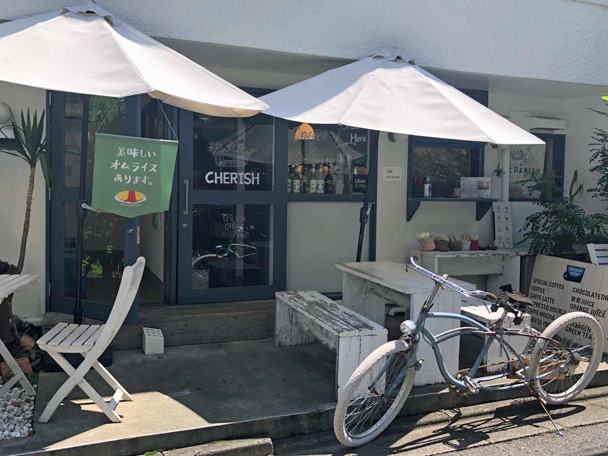 テラス席のある店頭