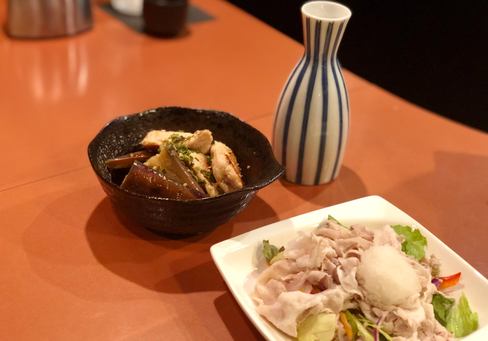 「南蛮づけ」、「冷しゃぶサラダ」（取材時のメニュー）