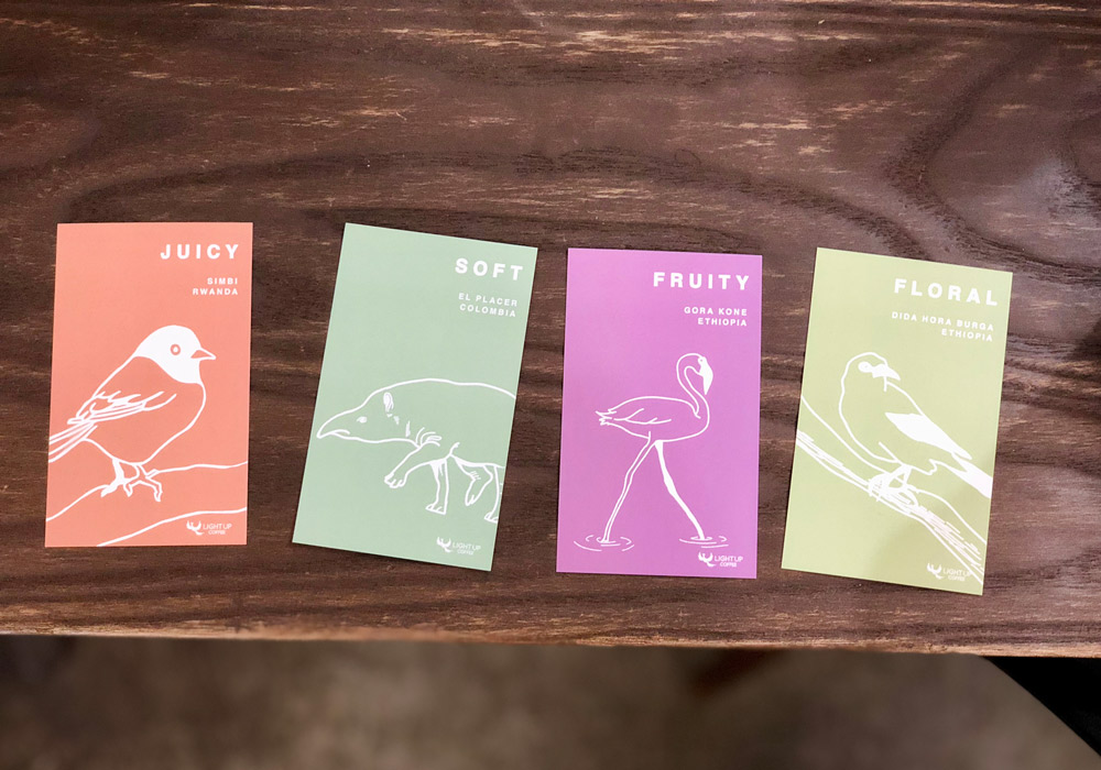 かわいいテイスティングカードはオーナーの相原さんによるもの。美大出身なだけあっておしゃれ！