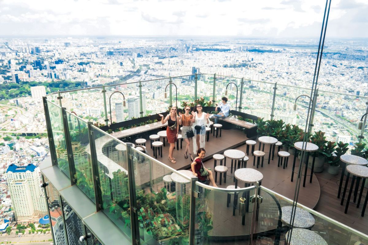 これだけの高層階で屋外に出られる場所は、市内でこのタワーだけ！