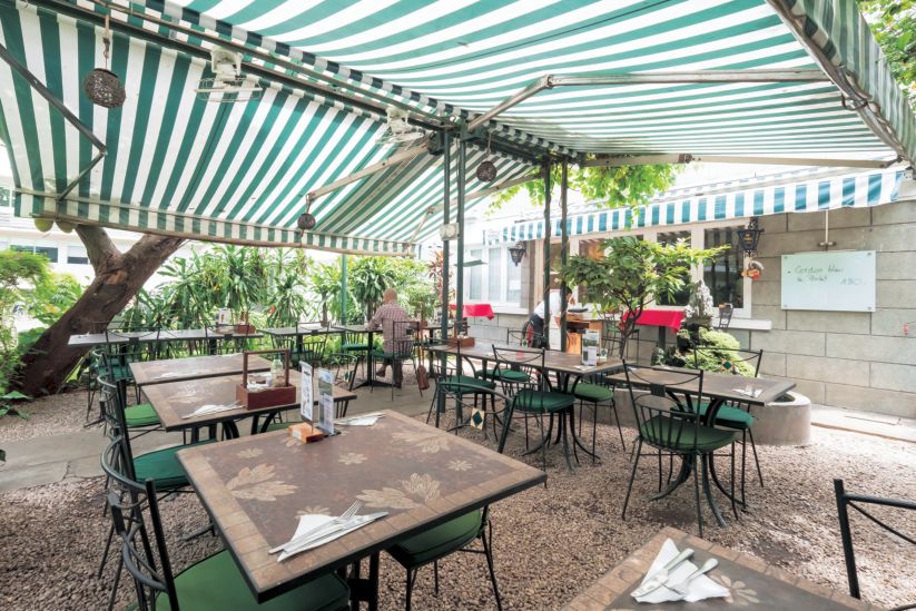 開放感が心地よいオープンテラス席