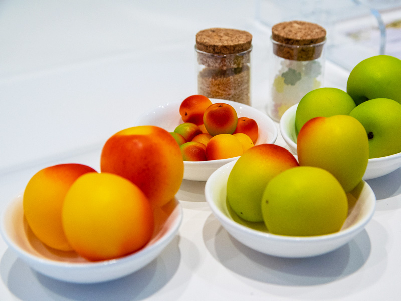 プレミアム梅はS30円、M90円、L180円、プレミアム砂糖はS50円、M150円、L300円（税別）の追加料金が必要