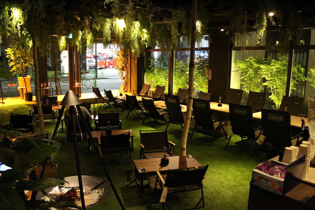 都会の真ん中でキャンプ体験ができる!?“自然”を感じて癒やされる話題のスポット