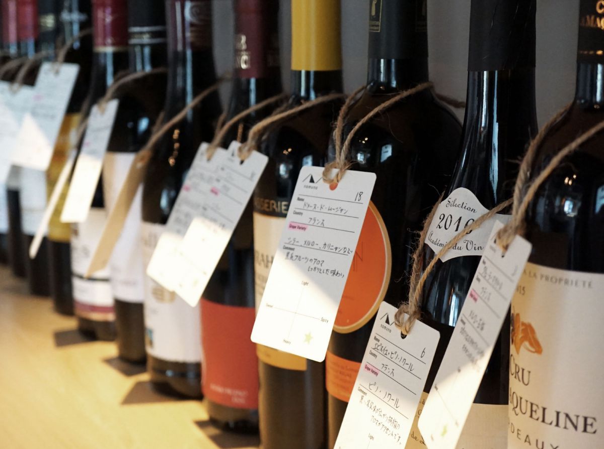 「ワイン90分飲み比べ放題」2200円（税込）