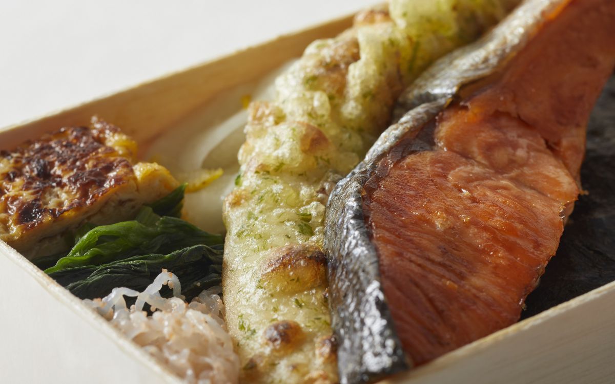 海苔弁「海」1折テイクアウト1080円（税込）、イートイン1100円（税込）