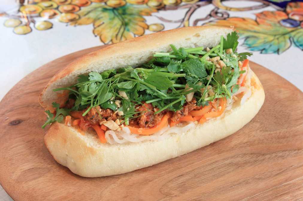 サバトマトバインミー 850円（税抜）