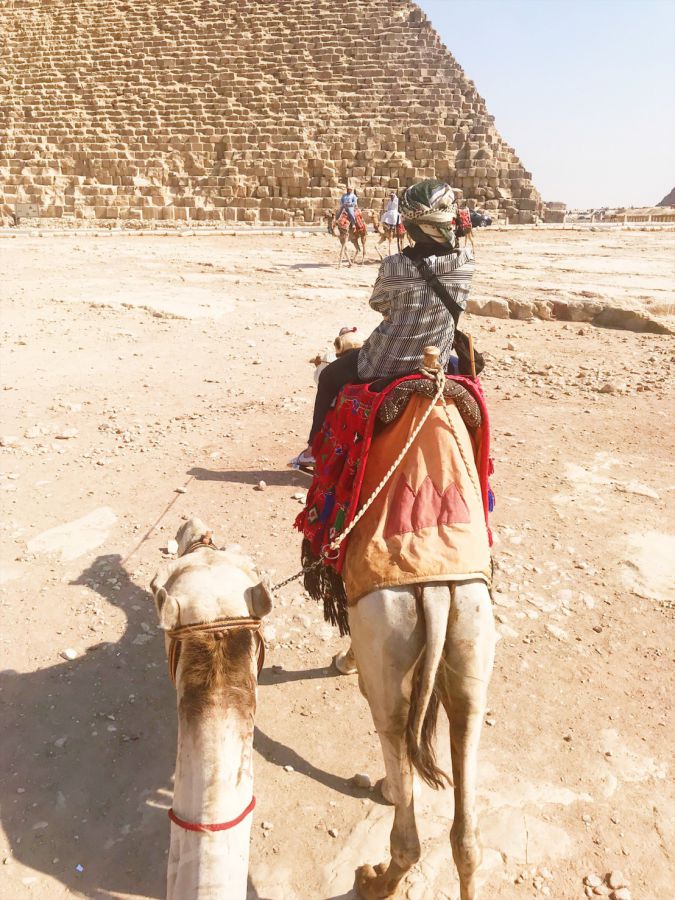 エジプトで気分は冒険！ピラミッドの迫力に圧倒