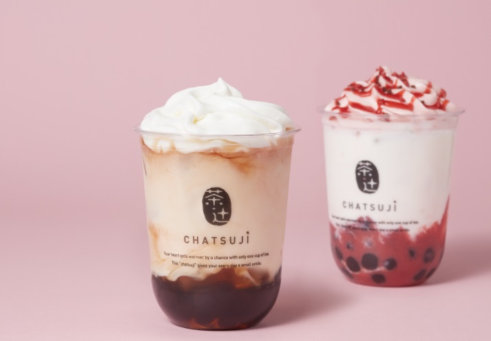 茶辻「茶辻オリジナルティーミルク（タピオカ・ミルクフォーム含む）」610円、「あまおう苺みるく」700円
