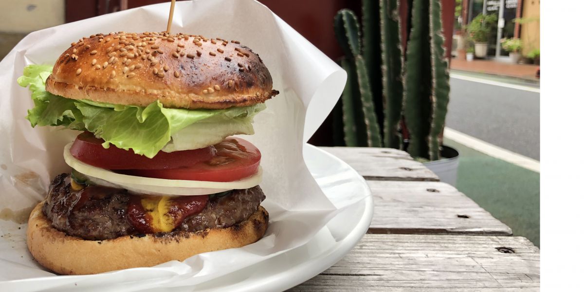 バーガーが炭火で旨くなる！「Baker Bounce」で肉食女子会はいかが？