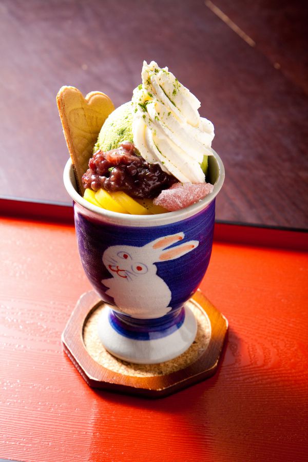 抹茶パフェ 880円