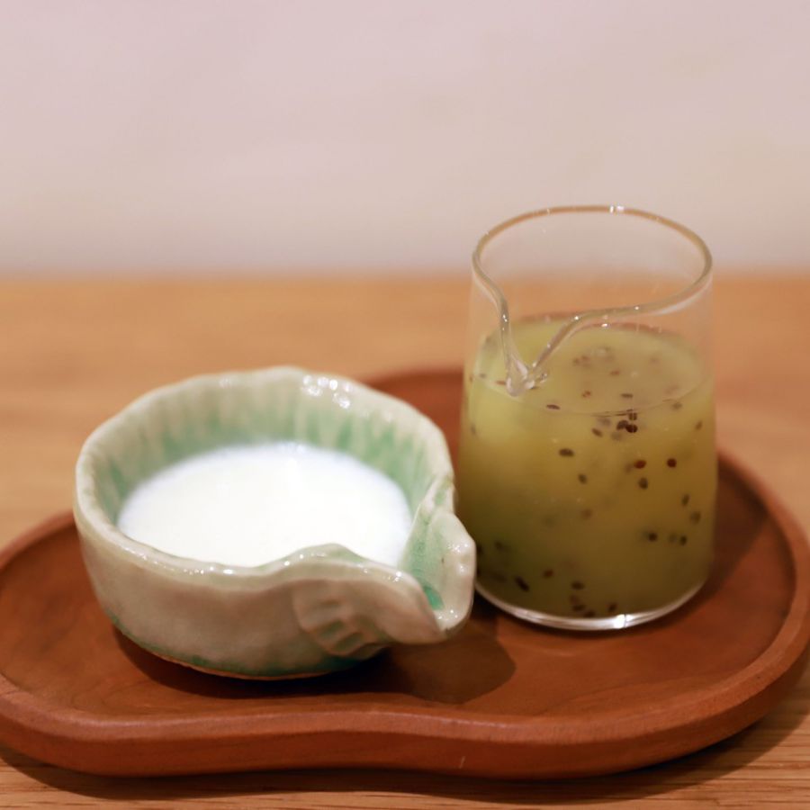 別添えのキウイソース