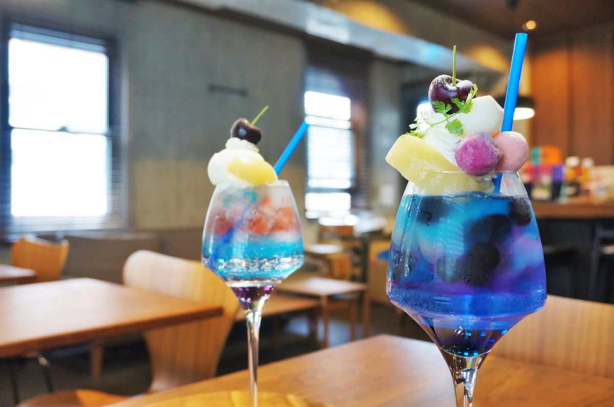 まるで宝石みたい！“華やかすぎてSNSで話題”シュワシュワ魅惑のクリームソーダ