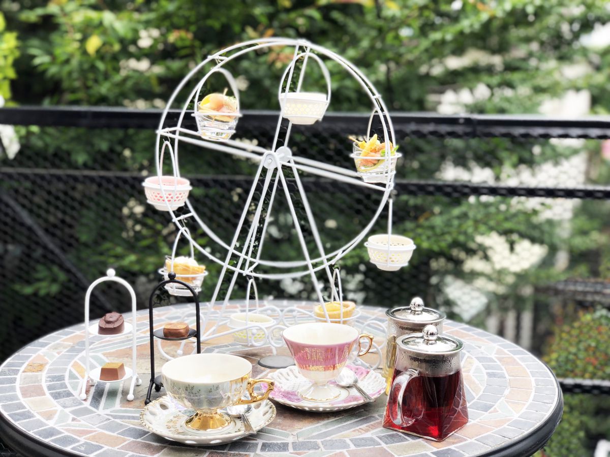 アフタヌーンティー2980円（税込）（観覧車スタンド・ドリンク・チョコレート2個） ショコラ2個 600円〜 + ドリンクセットA360円（税込）