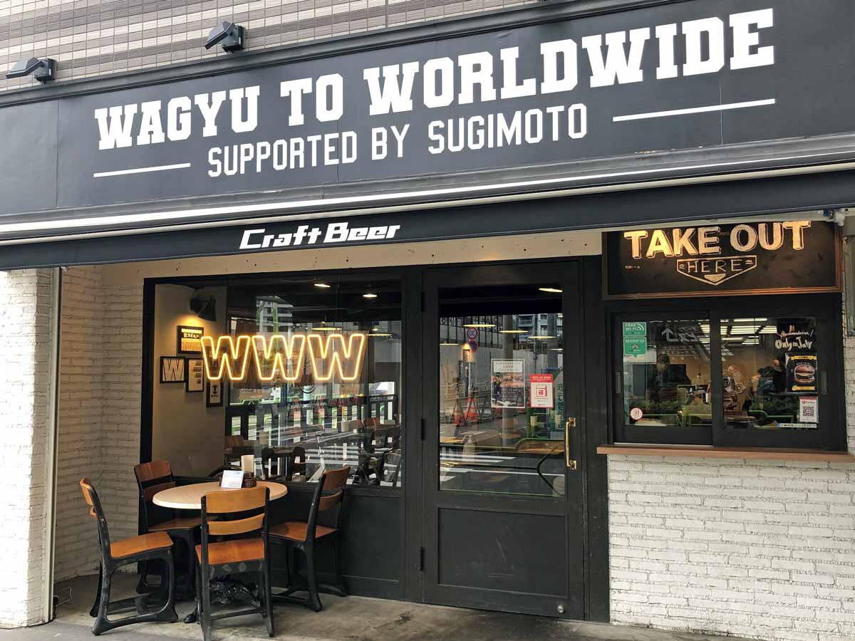 テイクアウトの窓口もある店頭