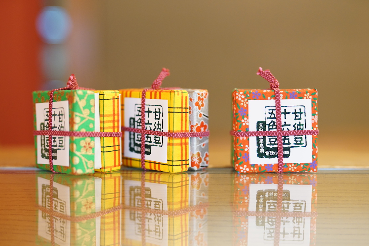 こんぺいとう+五色豆 千代紙2段小箱 1個453円