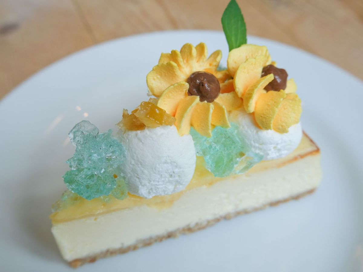 「向日葵チーズケーキ ドリンクセット」1180円（税抜）