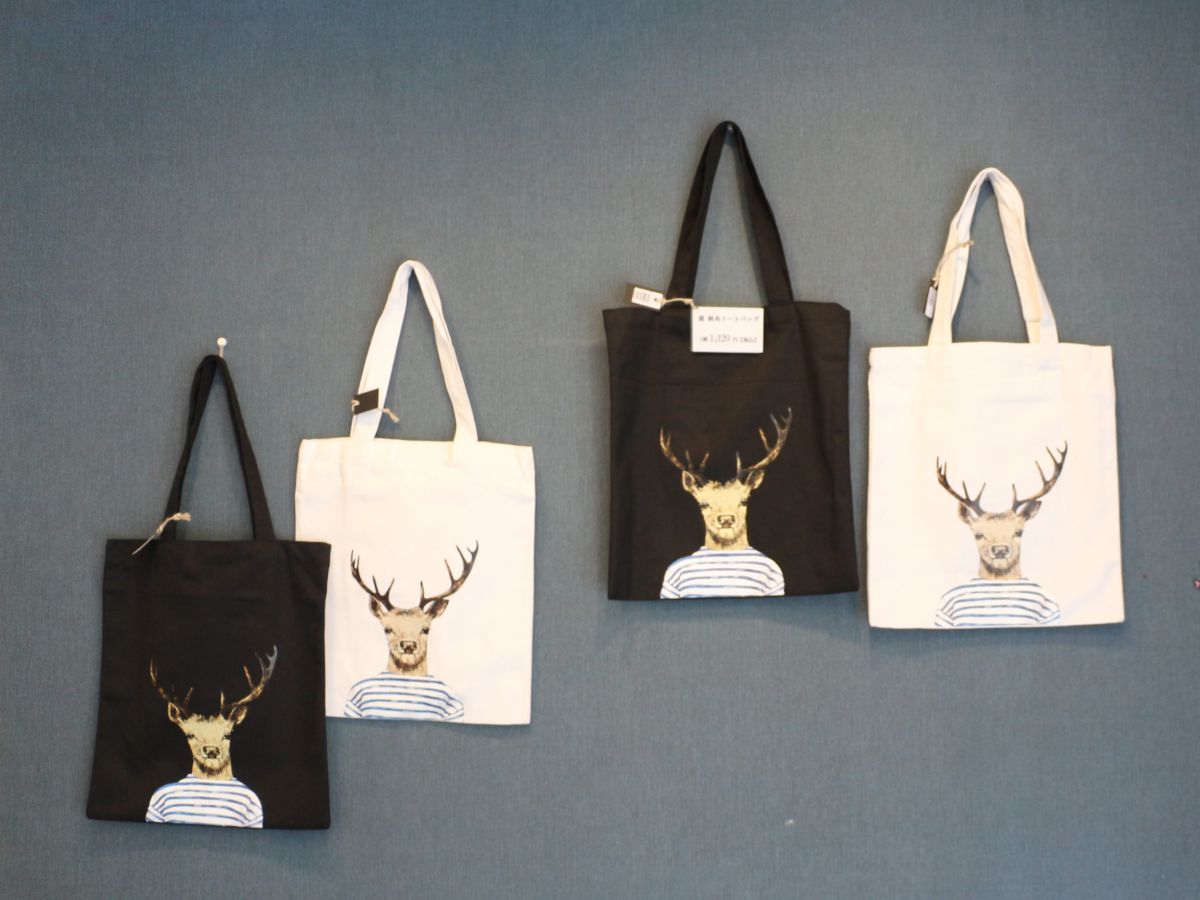 トートバッグ各1296円
