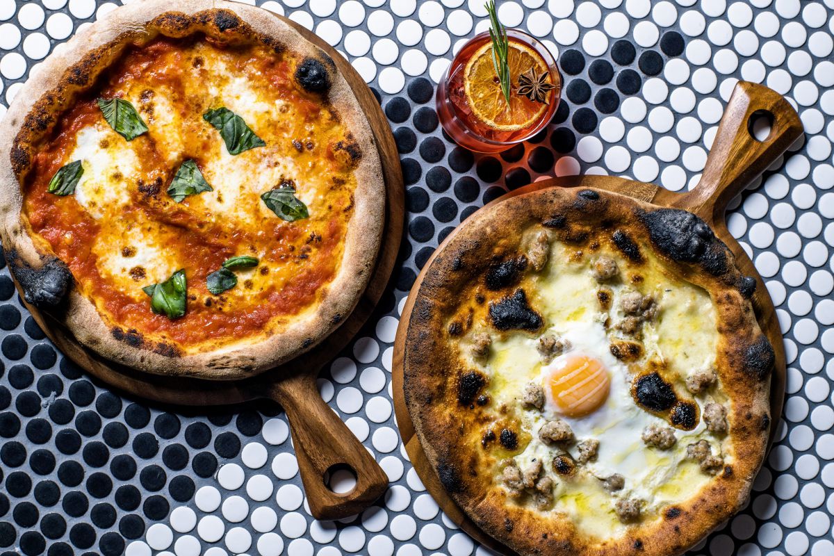 左）クラシックマルゲリータ　2200円、右）ベルガモ　1700円