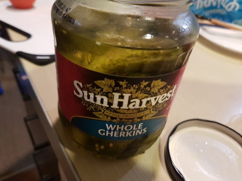 アクセントがほしい人はぜひピクルスを◎