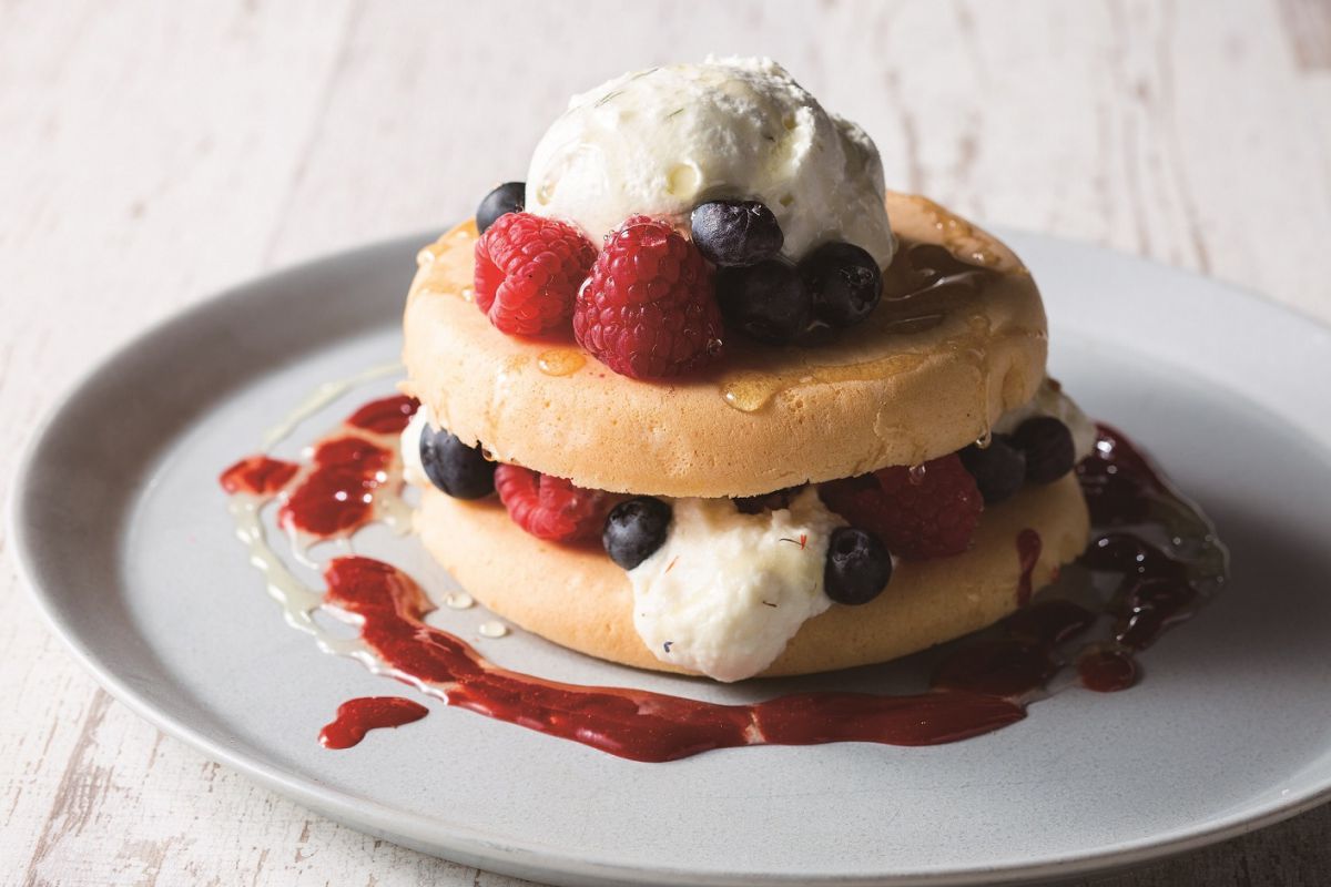 「ベリーホットケーキ」1980円（季節により変更）