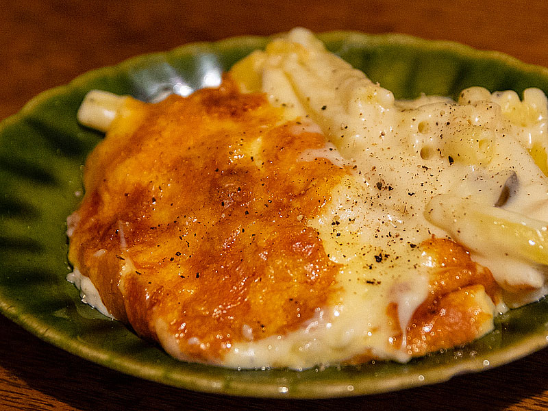 「ホタテとキノコのチーズグラタン」600円（税別）