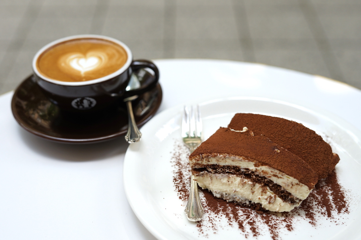 ケーキセット 1280円