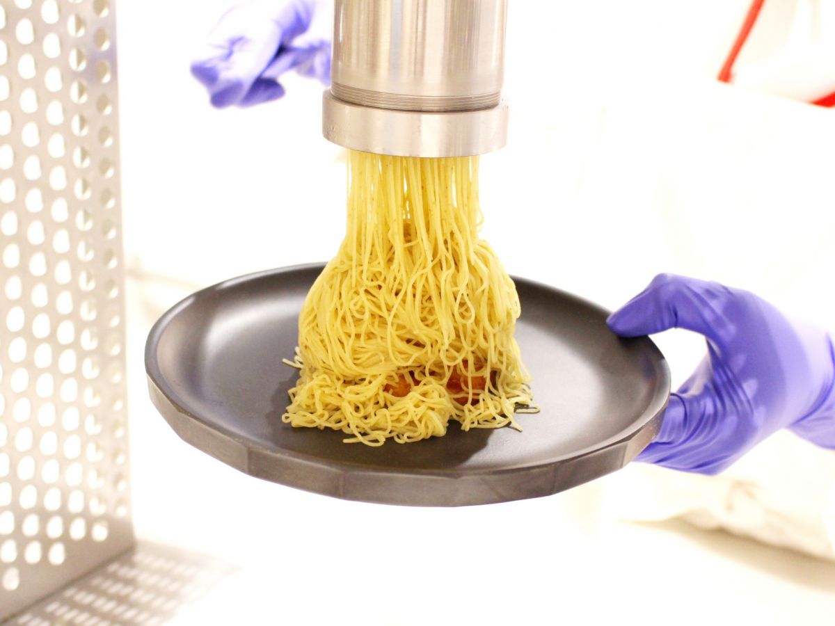 東京駅ナカで楽しめるなんて珍しい＆最高！たっぷりクリームの「できたてモンブラン」