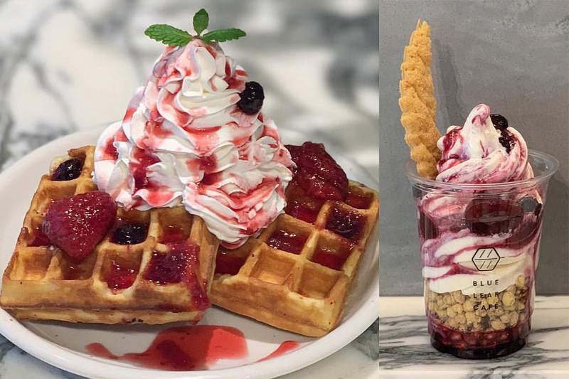 「ベリーワッフル」480円（税抜）　「なかほら牧場ソフトクリーム2種のベリーパフェ」580円（税抜）／BLUE LEAF CAFE