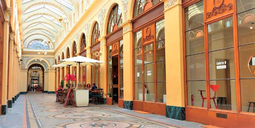 【パリ】ガラスのアーケード街”パッサージュ”でお買い物